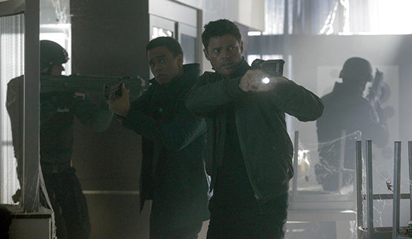 ALMOST HUMAN: Det. John Kennex (Karl Urban, R) and Dorian (Michael Ealy, L) in the "Simon Says" episode of ALMOST HUMAN airing Monday, Jan. 6 (8:00-9:00 PM ET/PT) on FOX. ©2013 Fox Broadcasting Co. Cr: Katie Yu / FOX