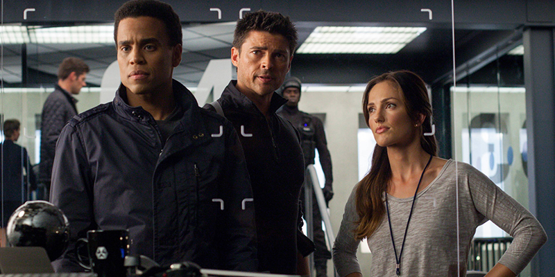 ALMOST HUMAN: ALMOST HUMAN: L-R: Dorian (Michael Ealy), Det. John Kennex (Karl Urban) and Valerie (Minka Kelly) in the "Perception" episode of ALMOST HUMAN, airing Monday, Feb. 10 (8:00-9:00 PM ET/PT) on FOX. ©2013 Fox Broadcasting Co. Cr: Liane Hentscher / FOX