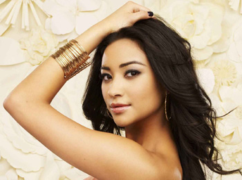 Pretty Little Liars Previews: February 7 Episode