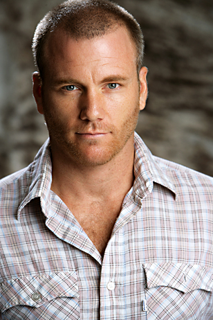 Sean Carrigan Signs Contract with 'The Young and the Restless ...