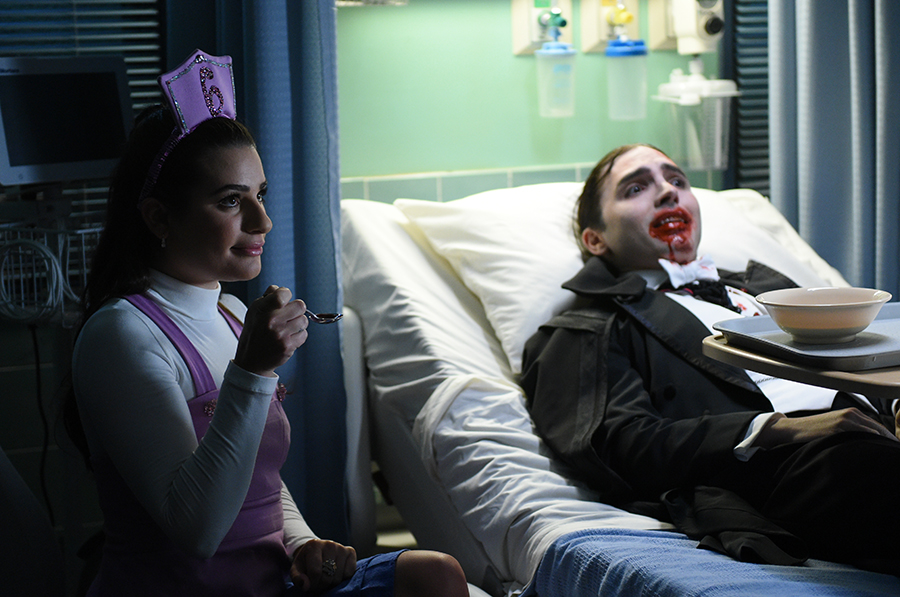 SCREAM QUEENS: L-R: Lea Michele and August Emerson in the all-new “Blood Drive” episode of SCREAM QUEENS airing Tuesday, Nov. 15 (9:01-10:00 PM ET/PT) on FOX. Cr: Michael Becker / FOX. © 2016 FOX Broadcasting Co.